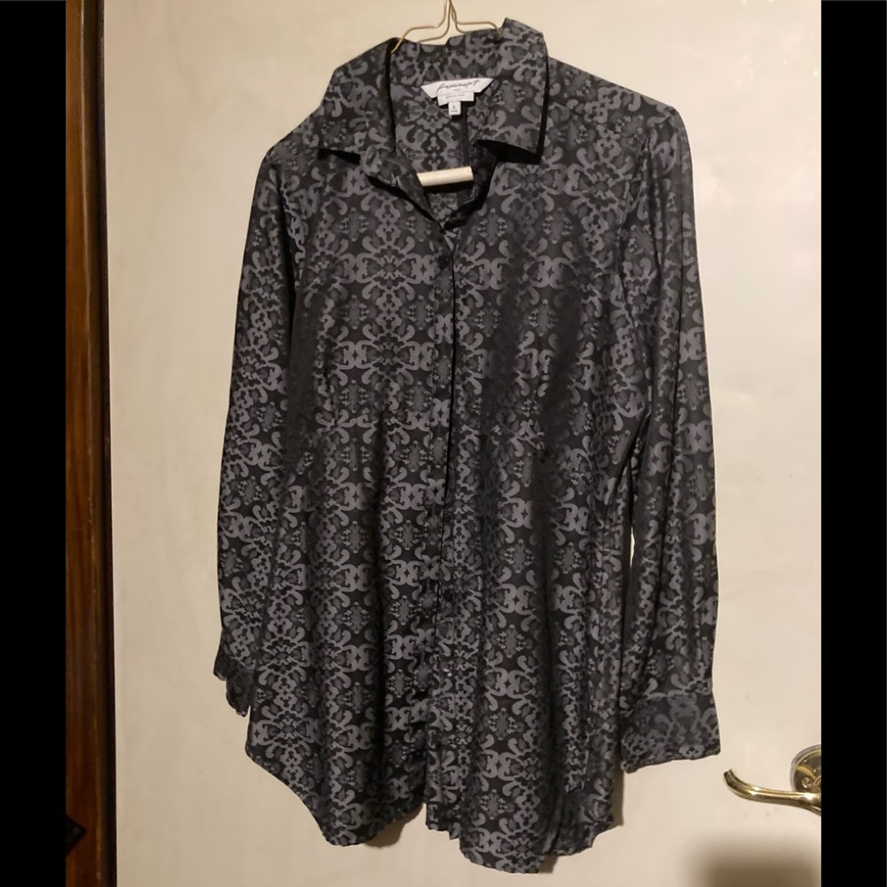 Preow Foxcroft NYC Gina Jacquard Tunic, in black and gray print, size 6